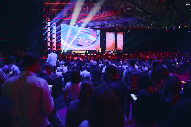 0620_24_AS_img_CenterStage_240918_CS1_02_KV6-011